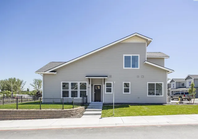 Homes for sale in West Richland, WA | 4506 Conifer St, West Richland, WA 99353 | MLS# 294117
