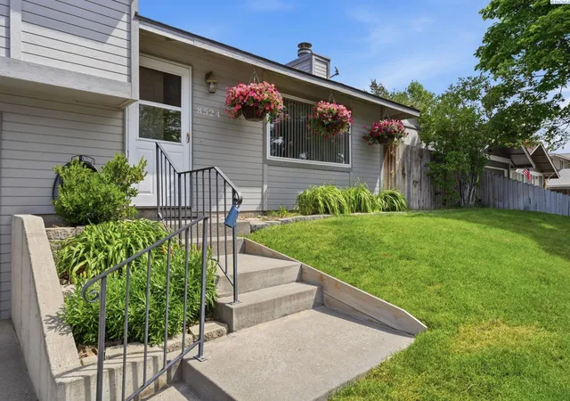 3rd image of 8524 W Entiat Pl, Kennewick, WA 99336 | MLS# 293149
