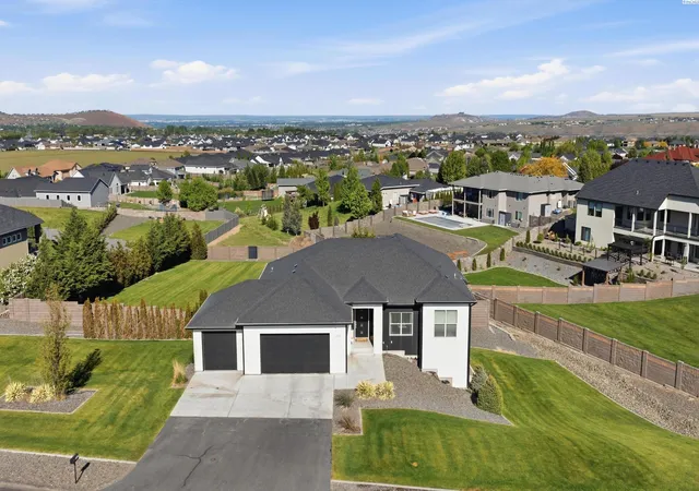 1st image of 14319 Grandview Ln, Kennewick, WA 99338 | MLS# 292620