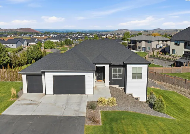 2nd image of 14319 Grandview Ln, Kennewick, WA 99338 | MLS# 292620
