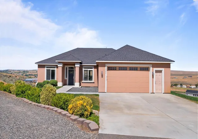 Homes for sale in Benton City, WA | 16904 E Love Lane, Benton City, WA 99320 | MLS# 293979
