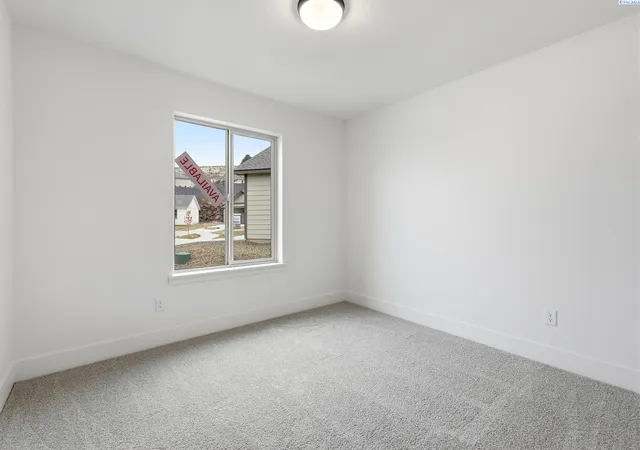 Photo 4 of Single family home for sale at 6485 W 29th Court, Kennewick, WA 99338 | MLS# 294439 | Listing updated on 2026-09-14