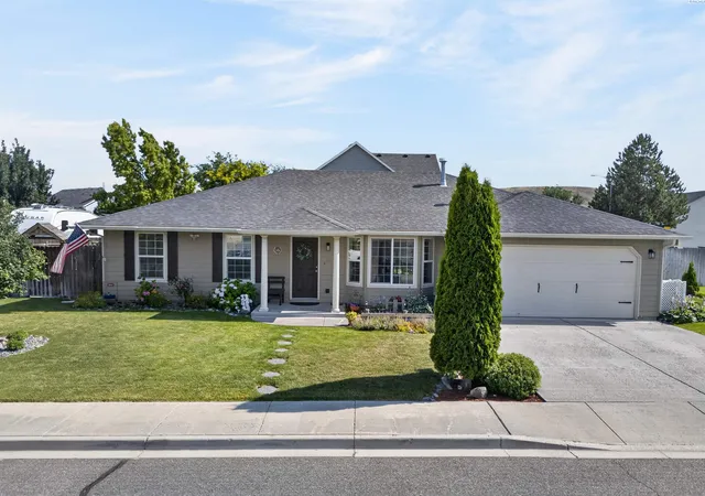 2nd image of 3204 S Quincy Pl, Kennewick, WA 99337 | MLS# 294293