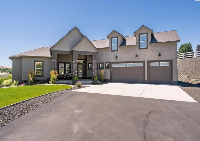 Photo 1 of Single family home for sale at 1506 N Bermuda Rd, Kennewick, WA 99338 | MLS# 295051 | Listing updated on 2026-09-17