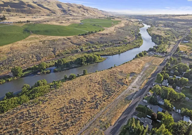 2nd image of 17163 W Old Inland Empire Hwy [lot 8], Benton City, WA 99320 | MLS# 294351