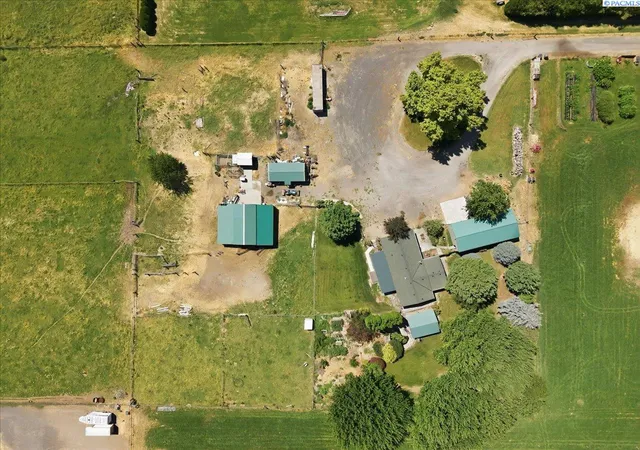 Photo 3 of Manufactured home for sale at 246006 E 672 Prairie Se, Kennewick, WA 99337 | MLS# 294795 | Listing updated on 2026-09-18