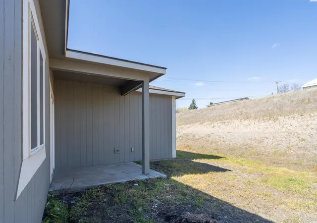4th image of 352 E Davis St, Connell, WA 99326 | MLS# 288884