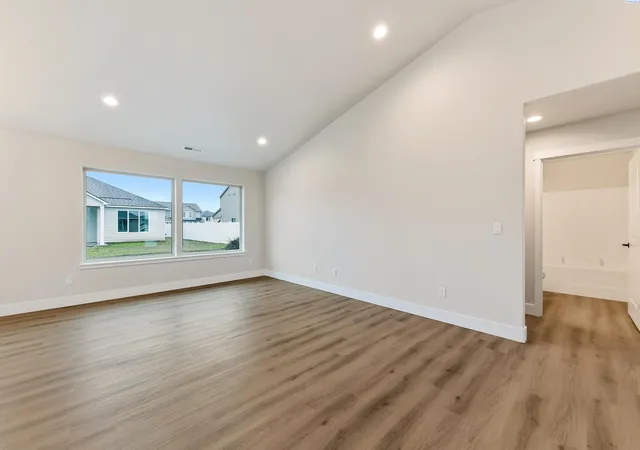 Homes for sale in Grandview, WA | 401 Glenwood Ave, Grandview, WA 98930 | MLS# 293687