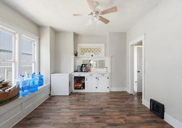 5th image of 307 W Bonneville St, Pasco, WA 99301 | MLS# 294304