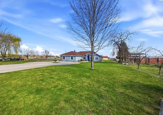 Homes for sale in Mabton, WA | 3988 E Euclid Rd, Mabton, WA 98935 | MLS# 291361