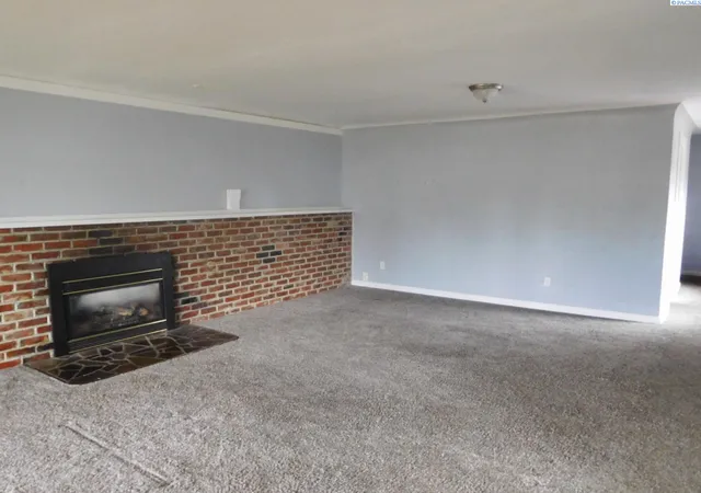 Photo 3 of Single family home for sale at 309 E 2nd Avenue, Kennewick, WA 99336 | MLS# 293043 | Listing updated on 2026-09-17