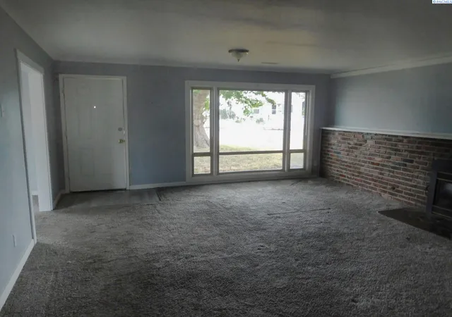 Photo 4 of Single family home for sale at 309 E 2nd Avenue, Kennewick, WA 99336 | MLS# 293043 | Listing updated on 2026-09-17