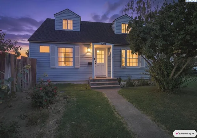 Photo 1 of Single family home for sale at 1004 W Henry St, Pasco, WA 99301 | MLS# 295385 | Listing updated on 2026-09-11
