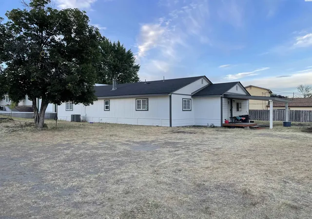 2nd image of 6106 Desert View, West Richland, WA 99353 | MLS# 294626