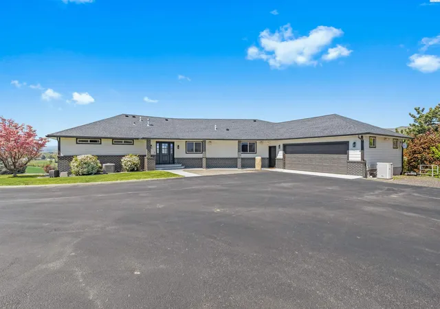 Homes for sale in Lewiston, ID | 3360 E Main Street, Lewiston, ID 83501 | MLS# 292512