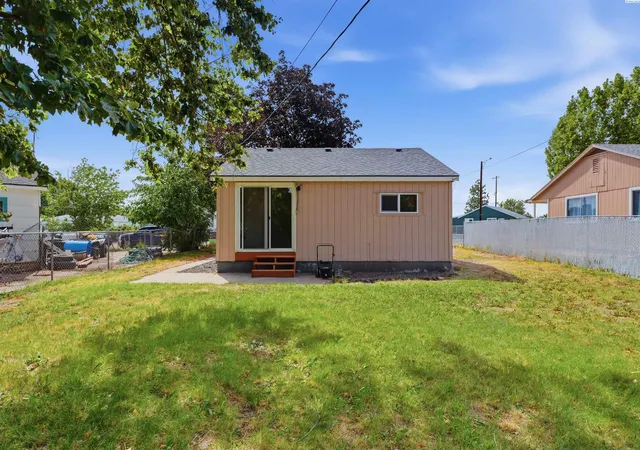 Homes for sale in Richland, WA | 1006 Winslow Ave, Richland, WA 99354 | MLS# 294426