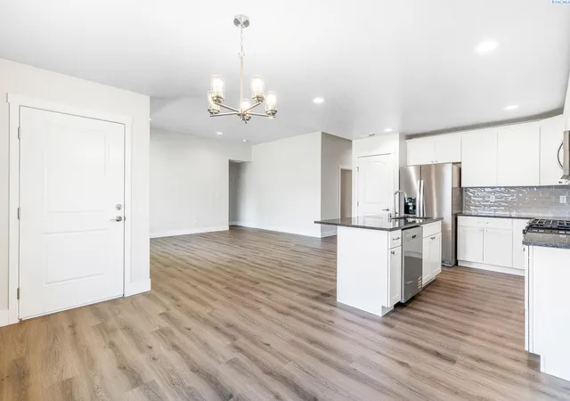 Photo 3 of Single family home for sale at 2945 S Penn St, Kennewick, WA 99338 | MLS# 293966 | Listing updated on 2026-09-14