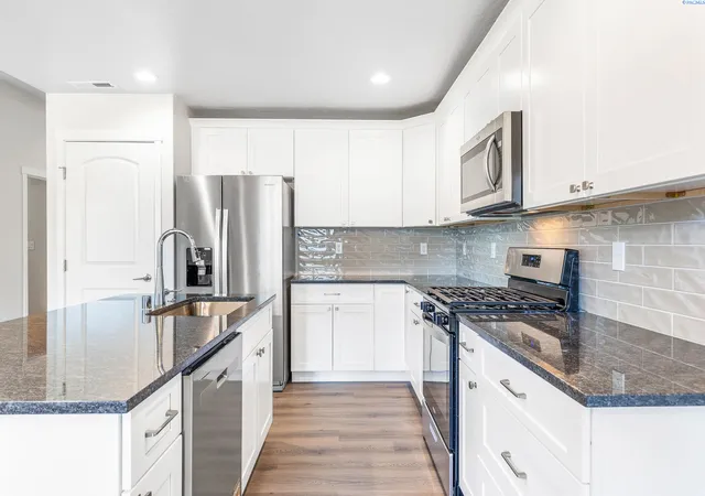 Photo 3 of Single family home for sale at 2945 S Penn St, Kennewick, WA 99338 | MLS# 293966 | Listing updated on 2026-09-14
