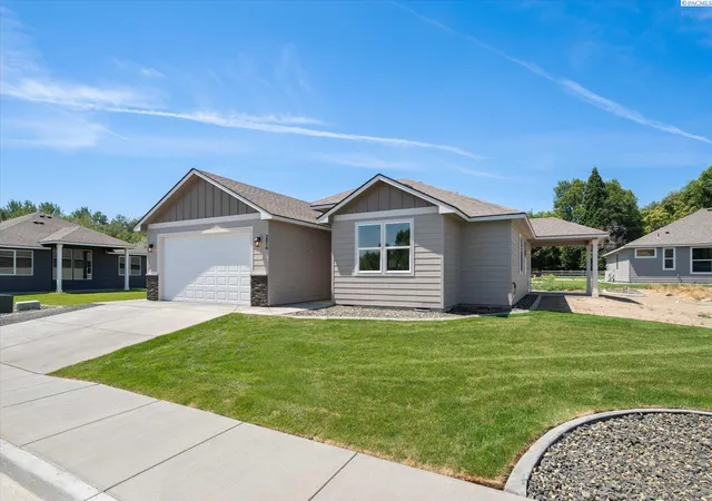 2nd image of 2816 S Beech St, Kennewick, WA 99337 | MLS# 294530