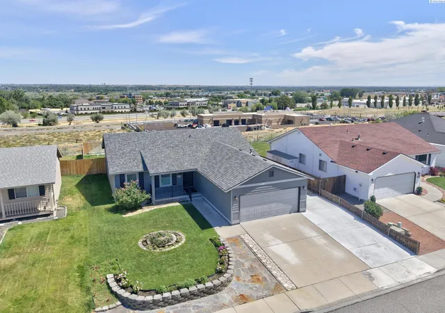 3rd image of 8560 W Canyon Ave, Kennewick, WA 99336 | MLS# 294613