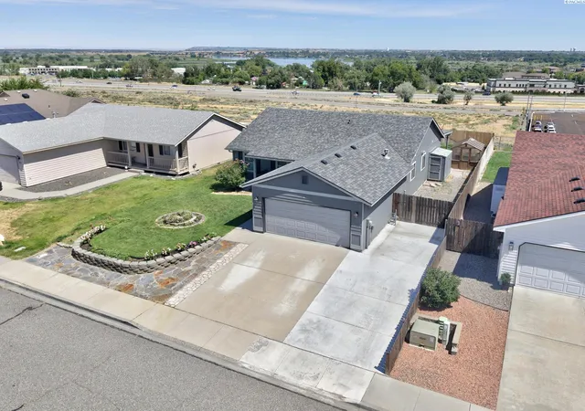 4th image of 8560 W Canyon Ave, Kennewick, WA 99336 | MLS# 294613