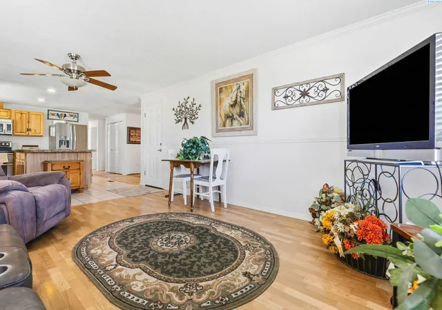 Photo 3 of Single family home for sale at 3013 Escolar Rd, Kennewick, WA 99338 | MLS# 294400 | Listing updated on 2026-09-18
