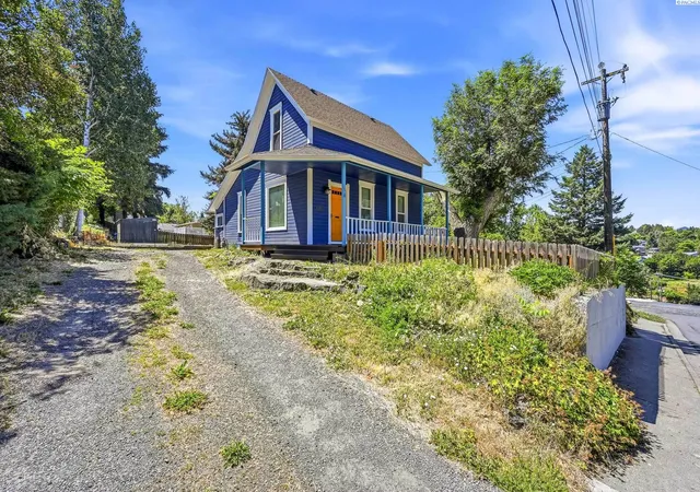 Homes for sale in Pullman, WA | 151 Se Water St, Pullman, WA 99163 | MLS# 294688