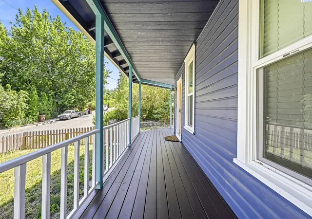 Homes for sale in Pullman, WA | 151 Se Water St, Pullman, WA 99163 | MLS# 294688