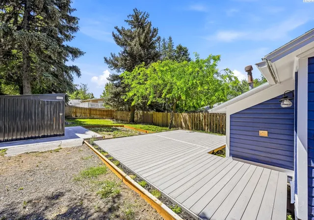 Homes for sale in Pullman, WA | 151 Se Water St, Pullman, WA 99163 | MLS# 294688