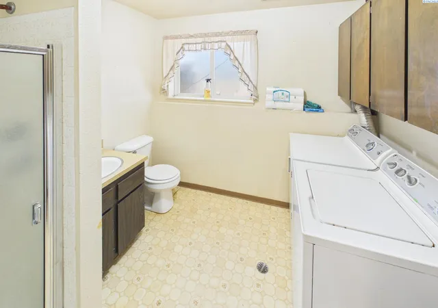 Photo 3 of Single family home for sale at 2011 18th Avenue, Kennewick, WA 99337 | MLS# 294547 | Listing updated on 2026-09-13