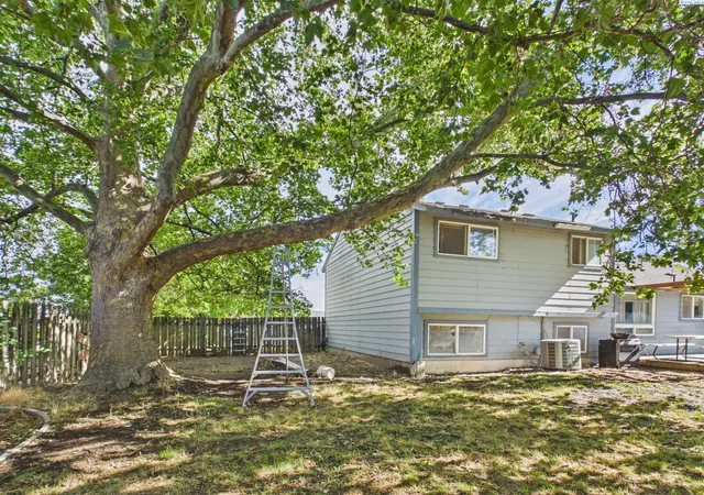 Homes for sale in Kennewick, WA | 2011 18th Ave, Kennewick, WA 99337 | MLS# 294547