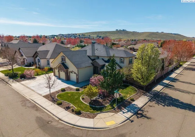 1st image of 1600 S Edison St, Kennewick, WA 99338 | MLS# 291883