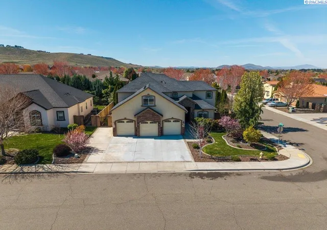 2nd image of 1600 S Edison St, Kennewick, WA 99338 | MLS# 291883