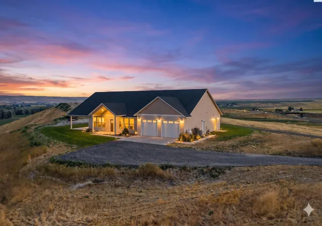 Homes for sale in Walla Walla, WA | 268 Bending Brooke Ln, Walla Walla, WA 99362 | MLS# 294105