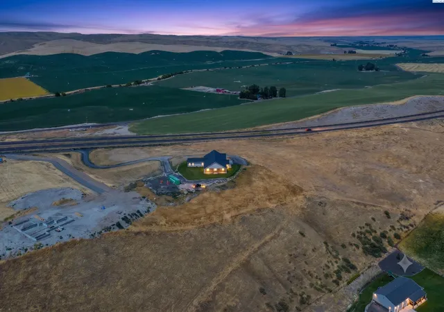 Homes for sale in Walla Walla, WA | 268 Bending Brooke Ln, Walla Walla, WA 99362 | MLS# 294105