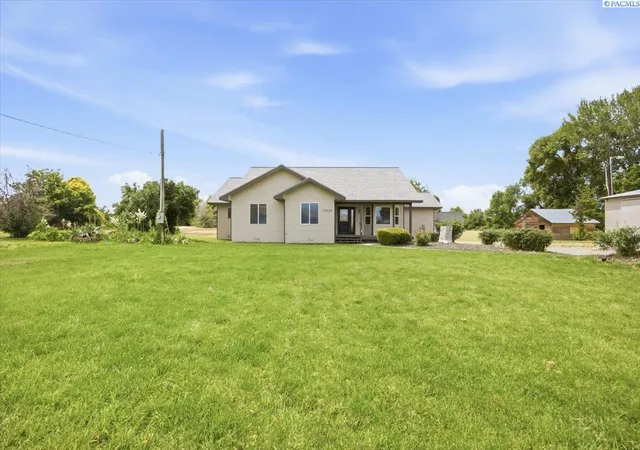 1st image of 100608 W Old Inland Empire Hwy, Prosser, WA 99350 | MLS# 294391