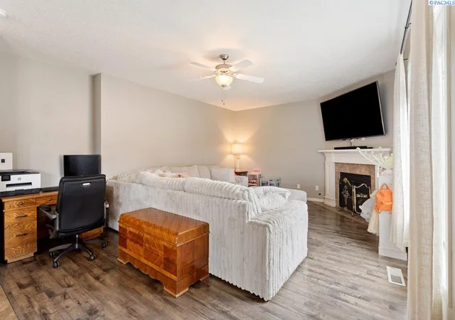 Photo 2 of Single family home for sale at 3728 S Lincoln St, Kennewick, WA 99338 | MLS# 293298 | Listing updated on 2026-09-13