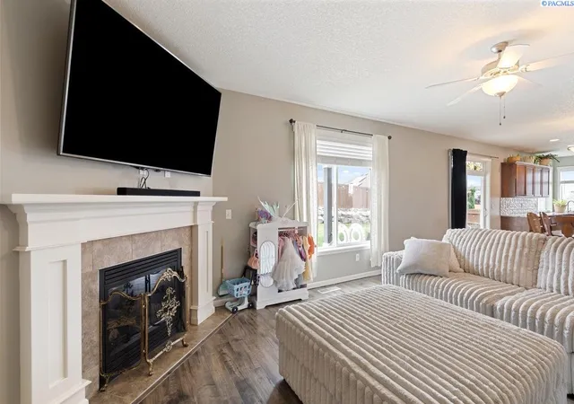 Photo 3 of Single family home for sale at 3728 S Lincoln St, Kennewick, WA 99338 | MLS# 293298 | Listing updated on 2026-09-13