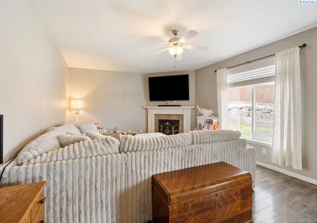 Photo 3 of Single family home for sale at 3728 S Lincoln St, Kennewick, WA 99338 | MLS# 293298 | Listing updated on 2026-09-13