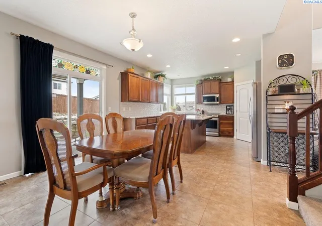 Photo 4 of Single family home for sale at 3728 S Lincoln St, Kennewick, WA 99338 | MLS# 293298 | Listing updated on 2026-09-13