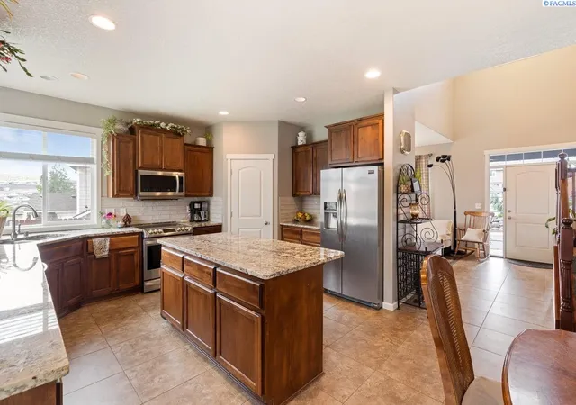 3rd image of 3728 S Lincoln St, Kennewick, WA 99338 | MLS# 293298