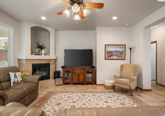 Photo 3 of Single family home for sale at 3515 S Keller St, Kennewick, WA 99337 | MLS# 290107 | Listing updated on 2026-09-17