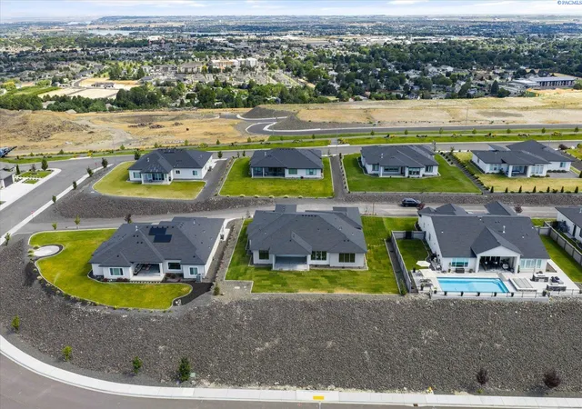 2nd image of 7541 W 22nd Pl, Kennewick, WA 99338 | MLS# 294419