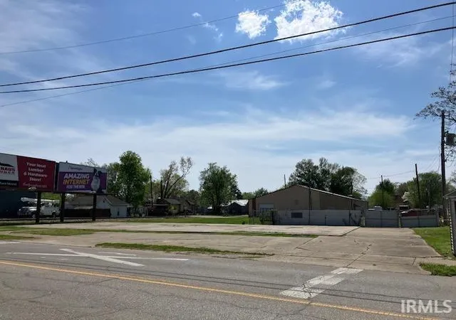 Photo 4 of Land for sale at 1021 Hart St, Vincennes, IN 47591 | MLS# 202412745 | Listing updated on 2026-04-14