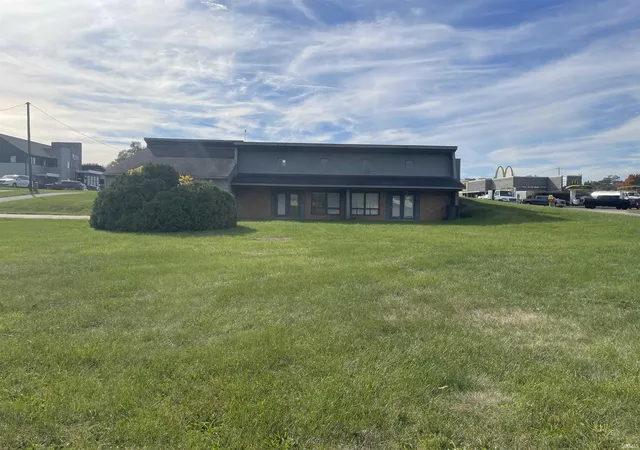 Photo 3 of Sale Pending at 21835 State Road 120, Elkhart, IN 46516 | MLS# 202430164 | Listing updated on 2026-08-27