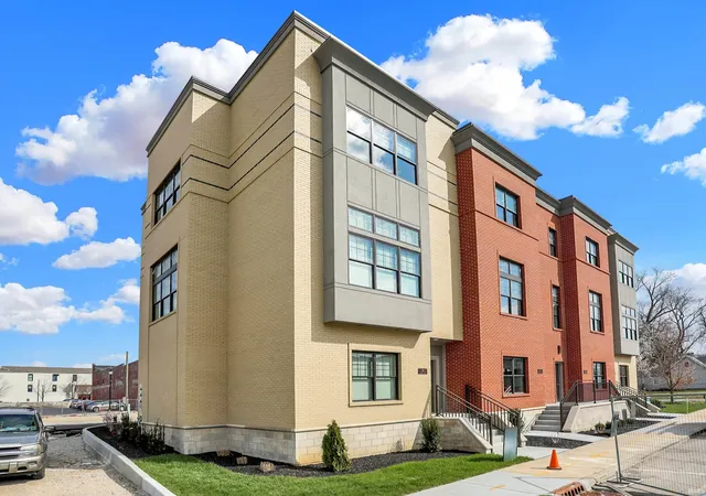 1st image of 76 E Wayne St #B, Franklin, IN 46131 | MLS# 202437954