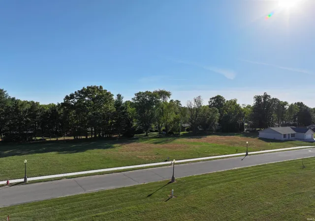 4th image of 253 E Galbreath Dr, Winamac, IN 46996 | MLS# 202438437