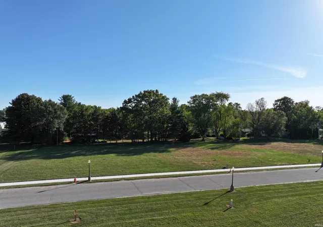 5th image of 253 E Galbreath Dr, Winamac, IN 46996 | MLS# 202438437