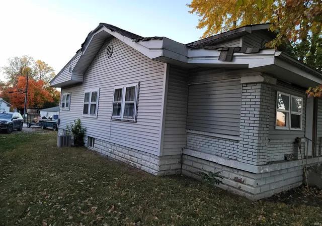 3rd image of 2420 Lafayette Ave, Terre Haute, IN 47805 | MLS# 202441659