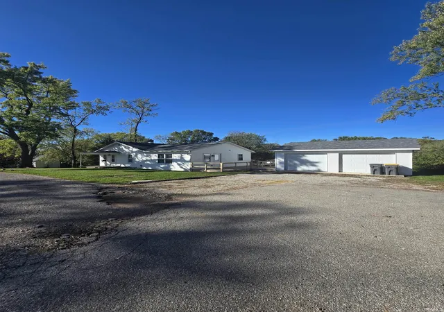 2nd image of 805 W 12th St, Bloomington, IN 47404 | MLS# 202442186
